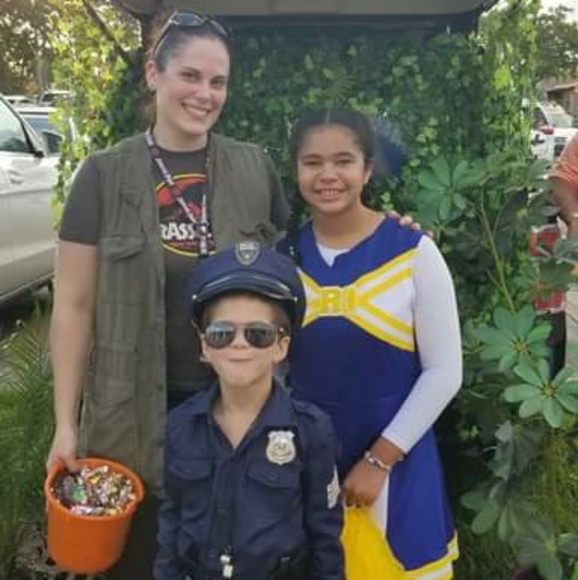 Meet your Posher, Nicole - Picture 3 of 6